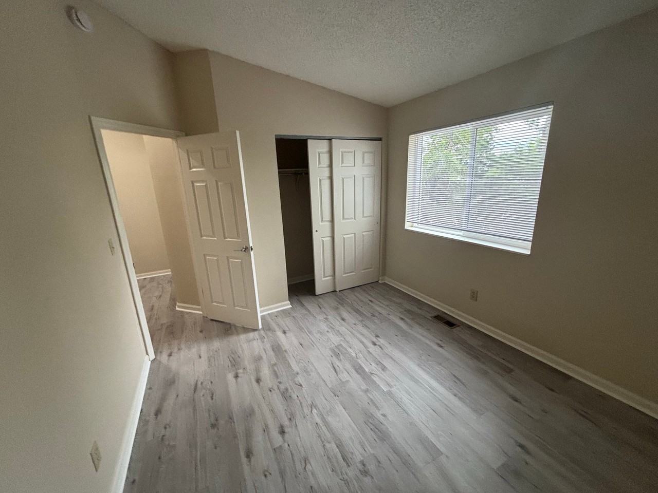 626 Walden Cir - Photo 4 of 13