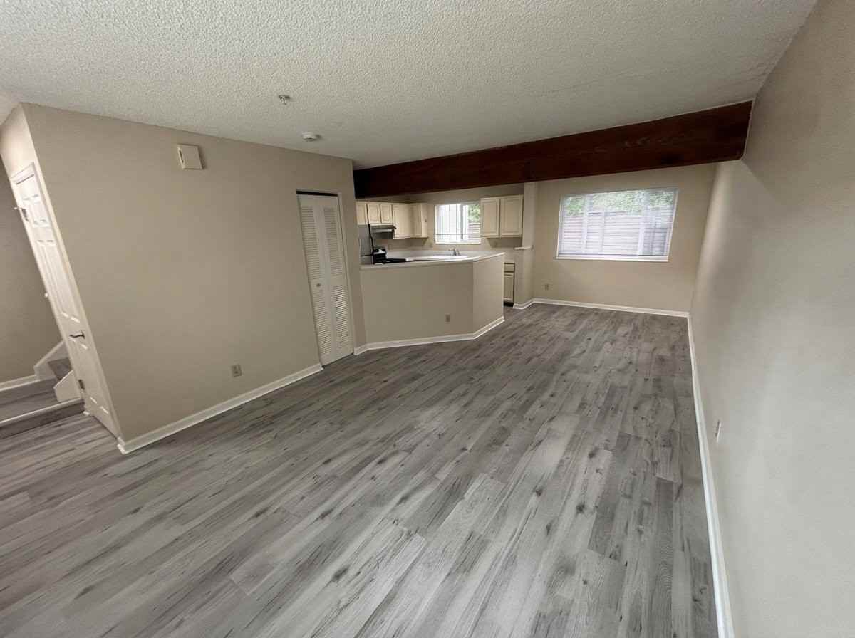 626 Walden Cir - Photo 5 of 13
