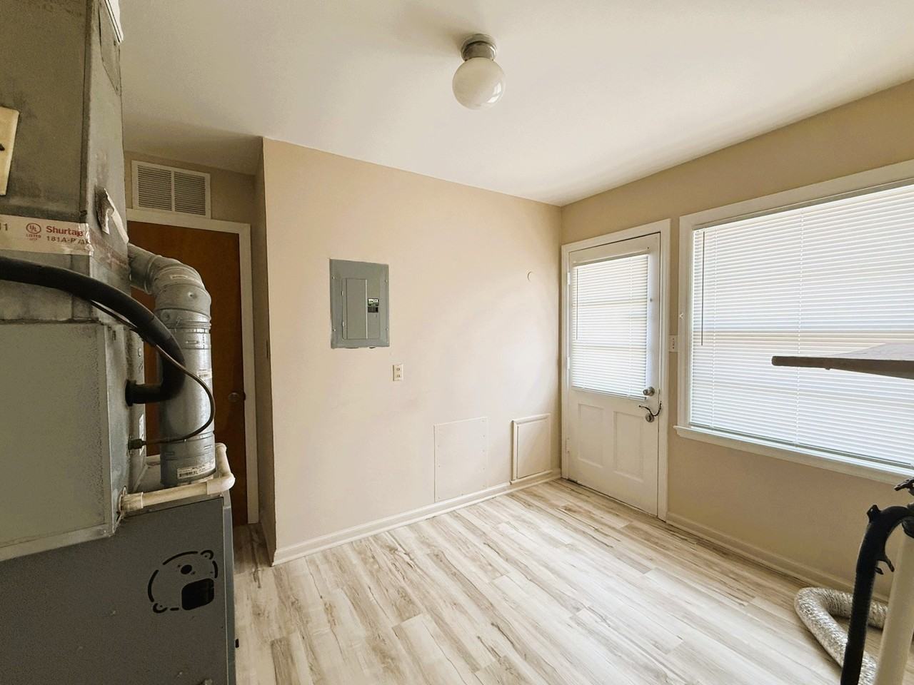 4904 E 9th St N - Photo 7 of 10