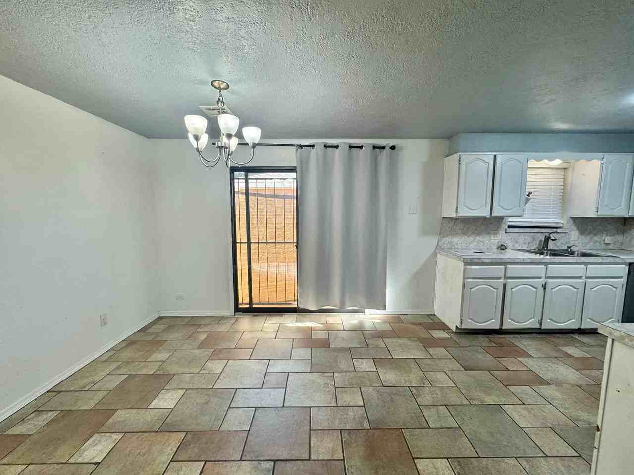 4200 Se 54th St - Photo 6 of 18