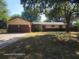 2440 N Clarence Ave - Photo 1 of 1