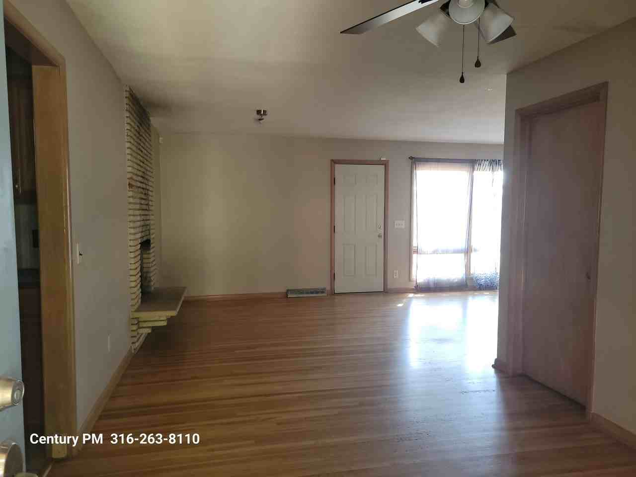 2440 N Clarence Ave - Photo 2 of 17