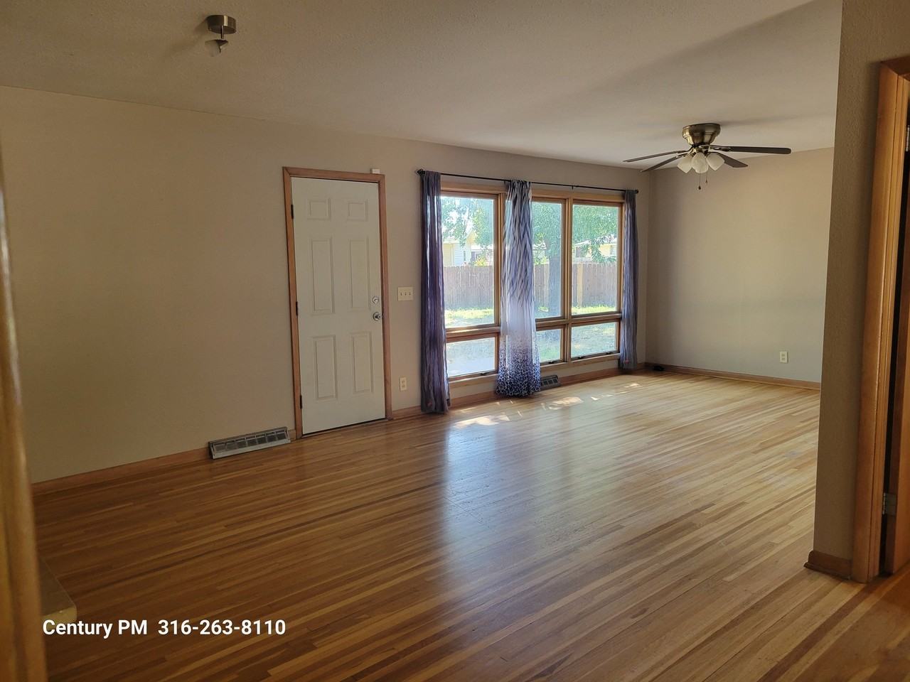 2440 N Clarence Ave - Photo 4 of 17