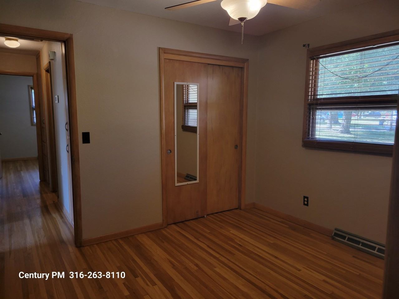 2440 N Clarence Ave - Photo 5 of 17