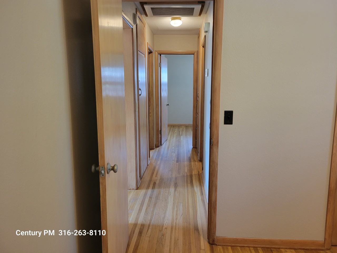 2440 N Clarence Ave - Photo 6 of 17