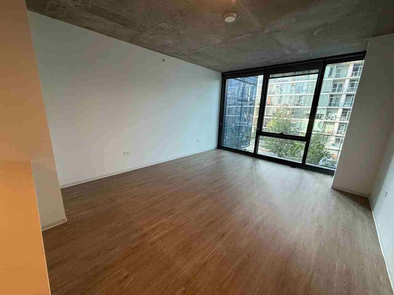 1713 S Michigan Ave - Photo 2 of 10