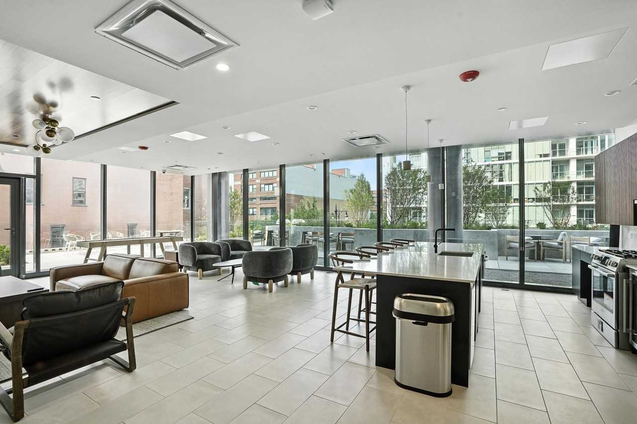 1713 S Michigan Ave - Photo 7 of 10