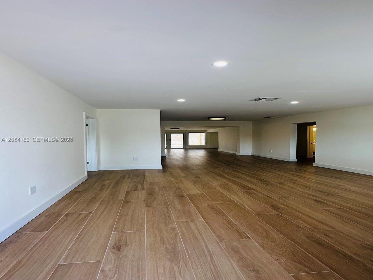4120 Swave - Photo 2 of 6