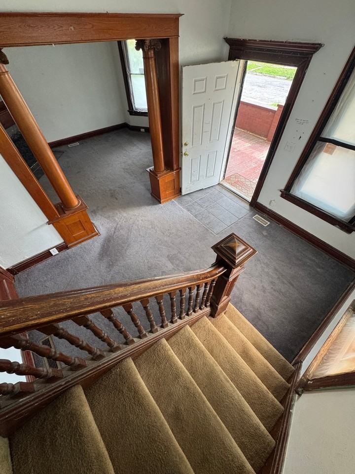 918 Harding Dr - Photo 5 of 12