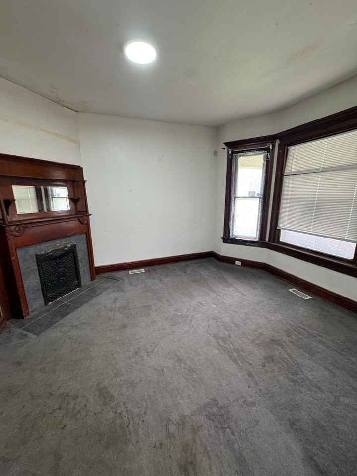 918 Harding Dr - Photo 6 of 12