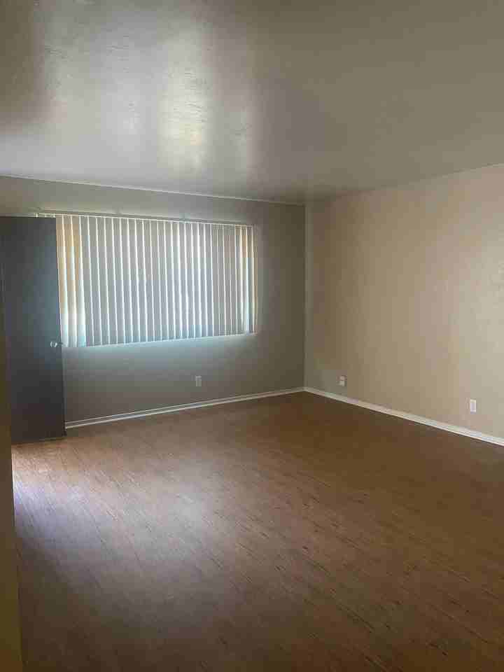 834 W Rialto Ave - Photo 2 of 10