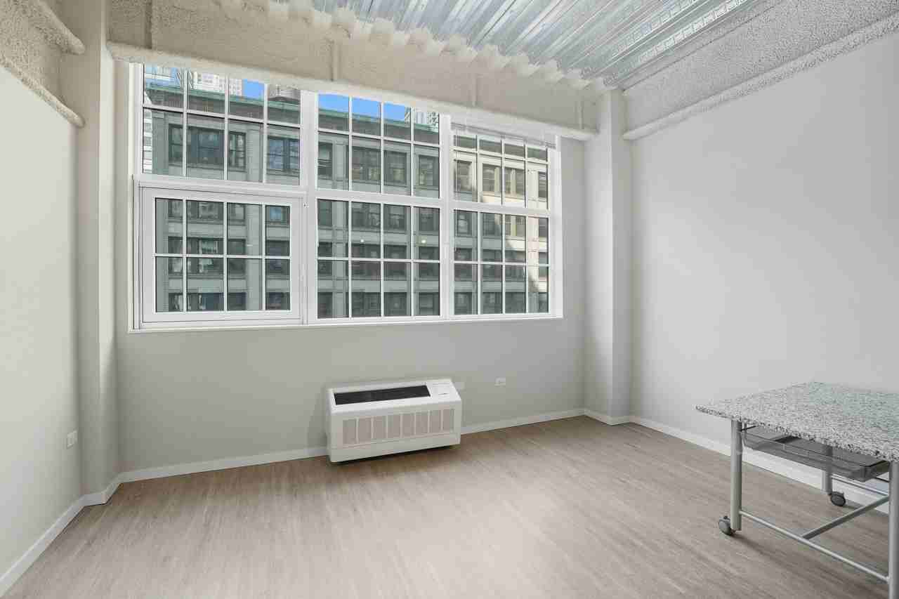 61 E Lake St - Photo 3 of 10