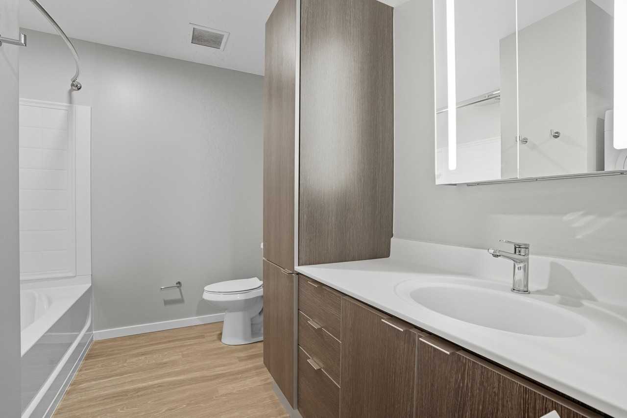 61 E Lake St - Photo 4 of 10