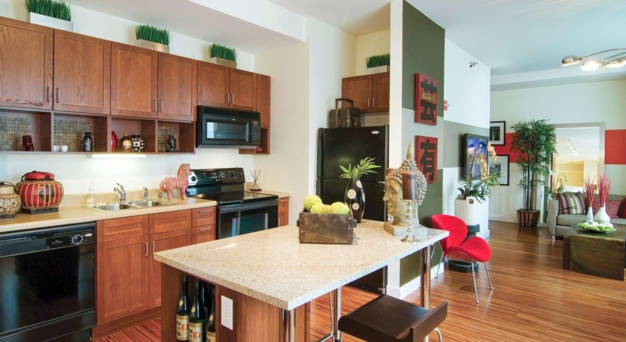 65 E Lake St - Photo 2 of 11