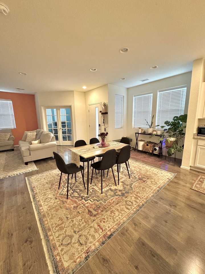 4758 Kittredge St #6 - Photo 2 of 16
