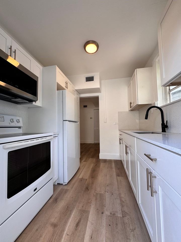 2381 Swst - Photo 4 of 9