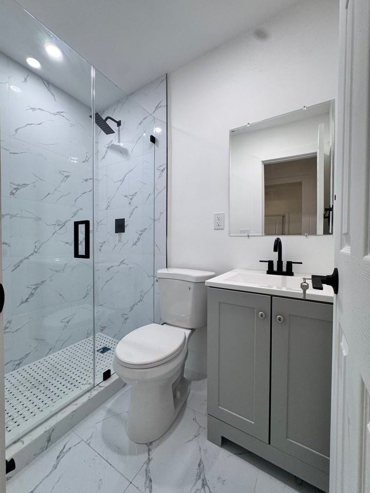 2381 Swst - Photo 5 of 9