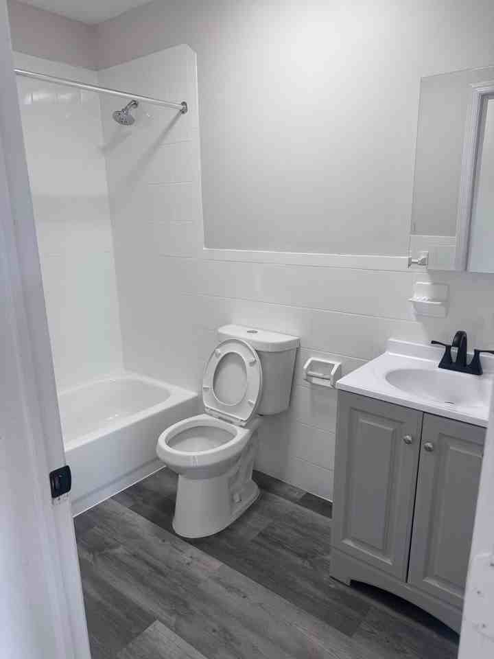167 N Grove St - Photo 3 of 5