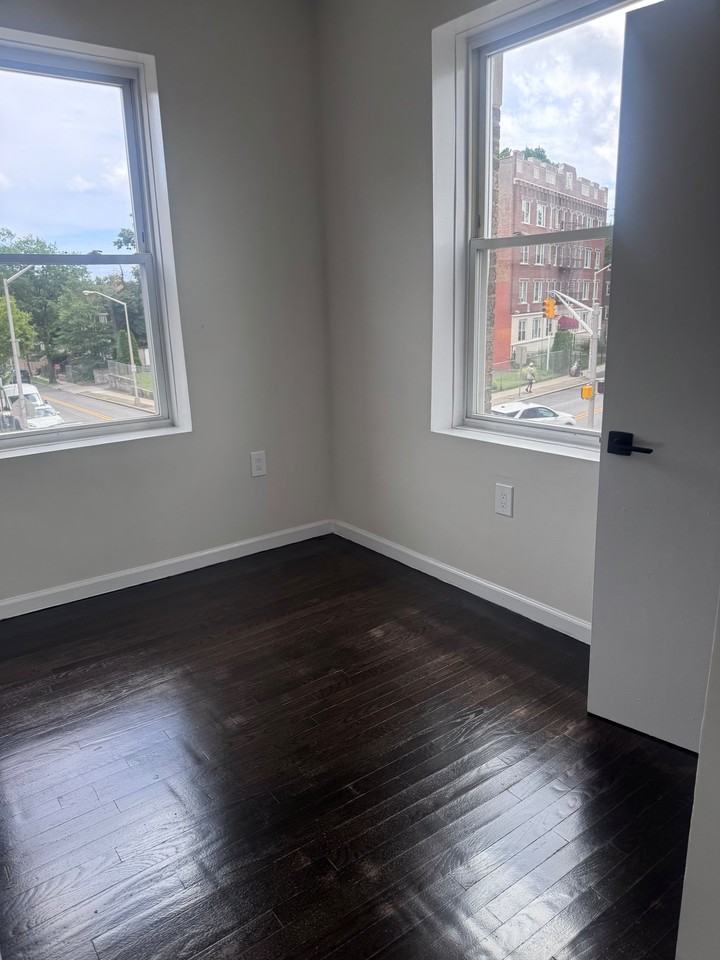 167 N Grove St - Photo 5 of 5