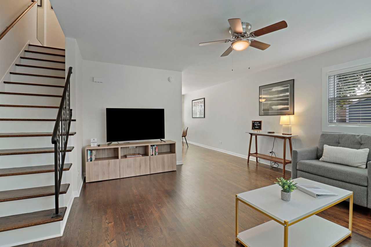 2301 Western Ave #2301