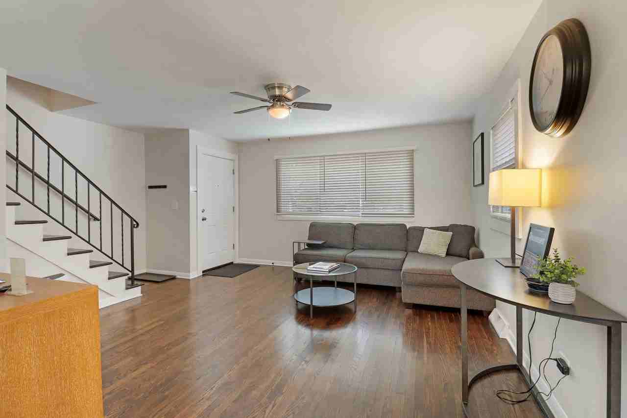 2301 Western Ave #2303 - Photo 2 of 10