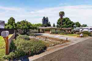 featured image of 6 Mayfair Dr
