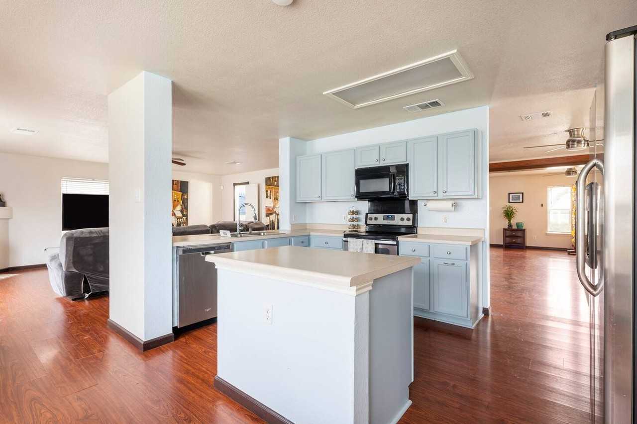 1700 Balsam Way - Photo 7 of 10