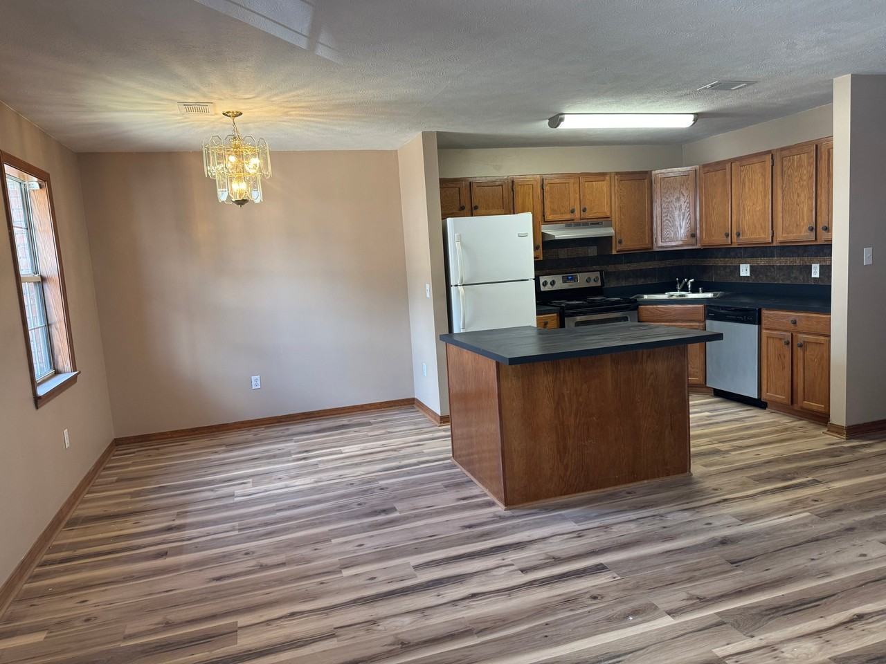 2621 Oak Meadow Pl - Photo 2 of 13