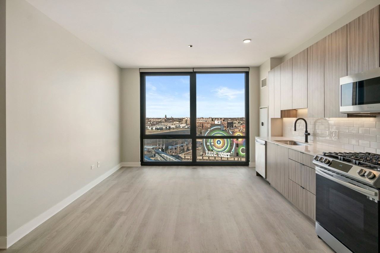 4600 N Broadway St #314 - Photo 2 of 18