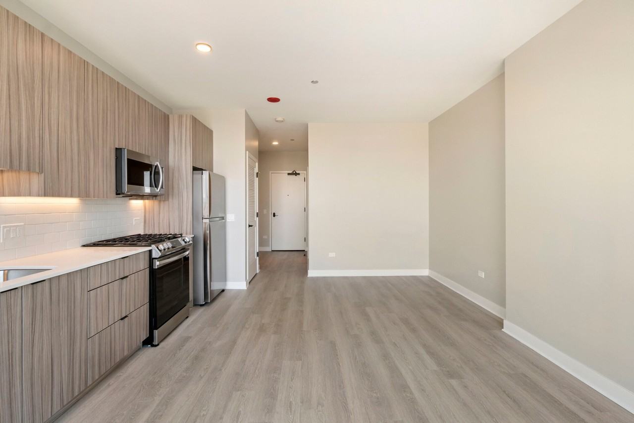 4600 N Broadway St #314 - Photo 3 of 18