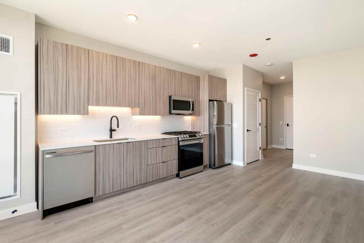 4600 N Broadway St #314 - Photo 4 of 18