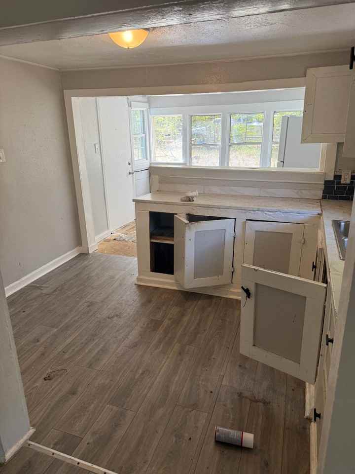 1604 Harris St - Photo 3 of 5