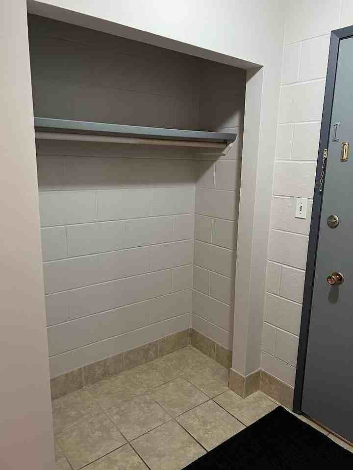 602 68 Ave Sw - Photo 4 of 20