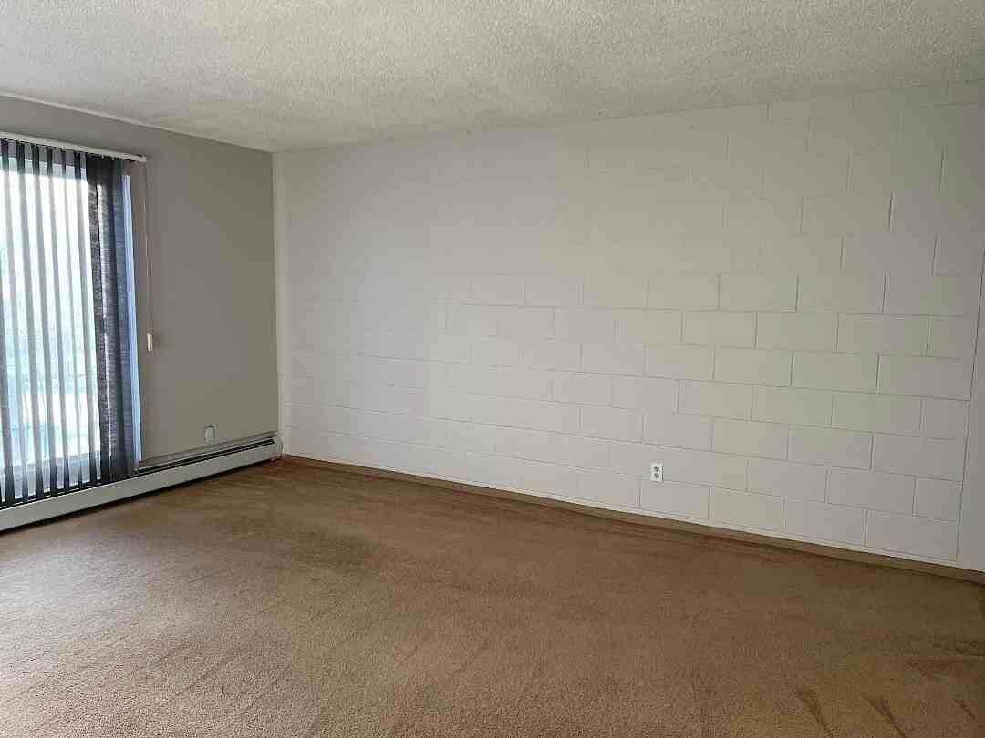 602 68 Ave Sw - Photo 6 of 20