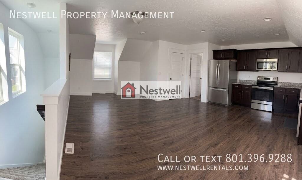 10598 S Lake Terrace Ave - Photo 2 of 12
