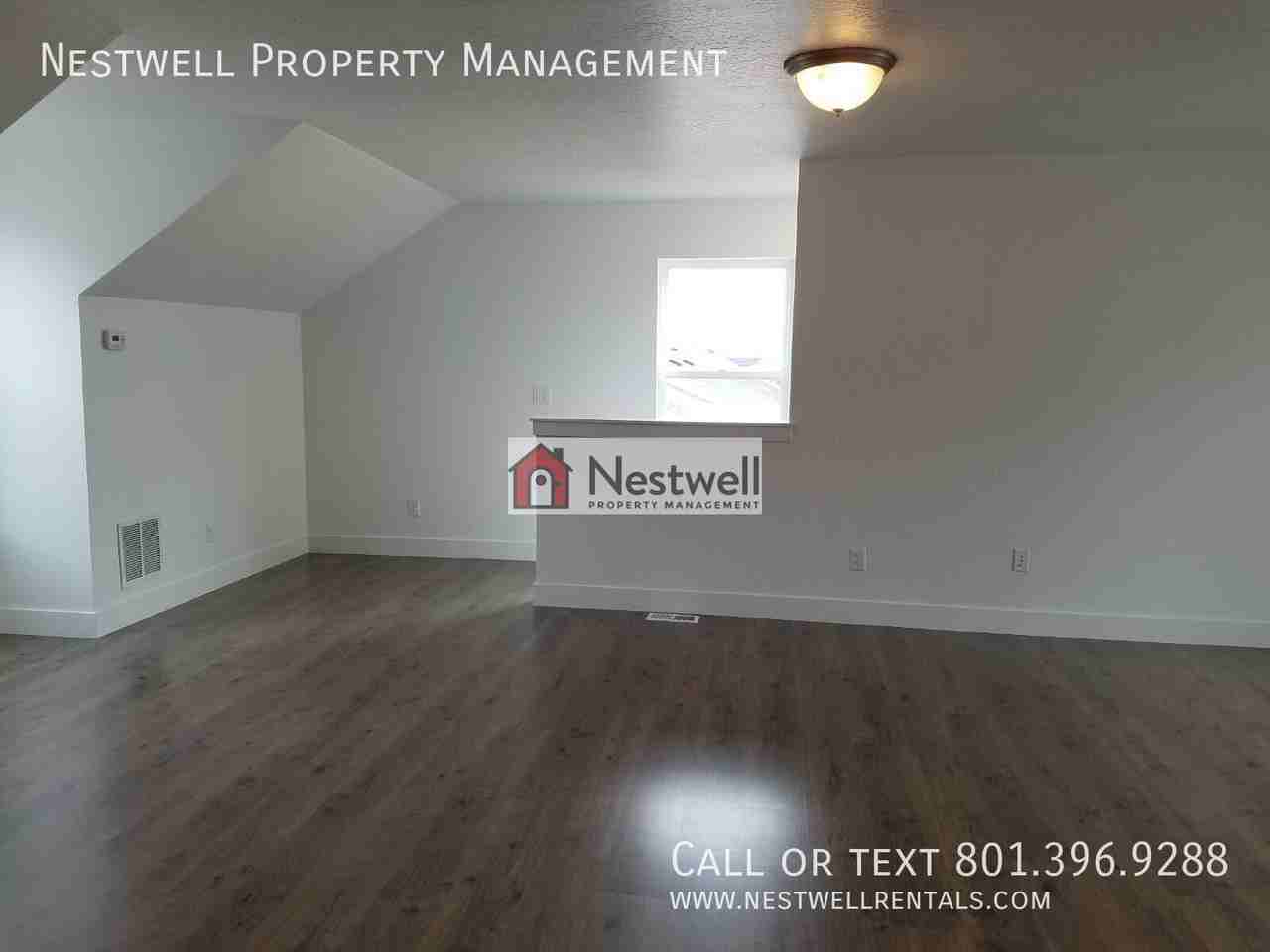 10598 S Lake Terrace Ave - Photo 3 of 12