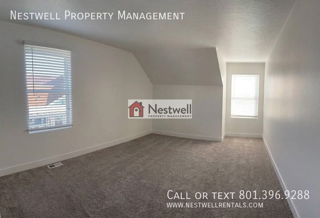 10598 S Lake Terrace Ave - Photo 5 of 12