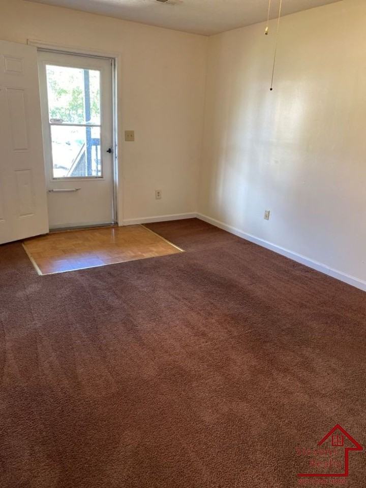 200 Dogwood Pointe Dr #2 - Photo 3 of 11