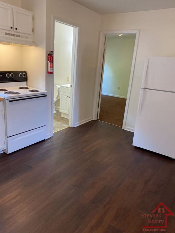 200 Dogwood Pointe Dr #2 - Photo 5 of 11