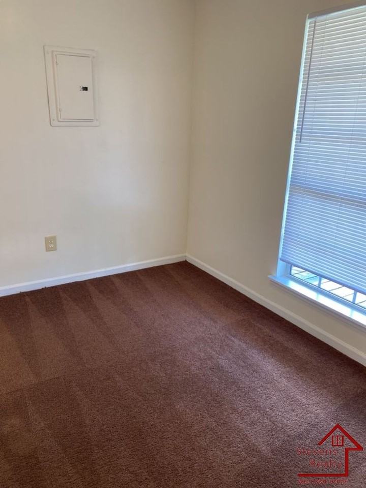 200 Dogwood Pointe Dr #2 - Photo 7 of 11