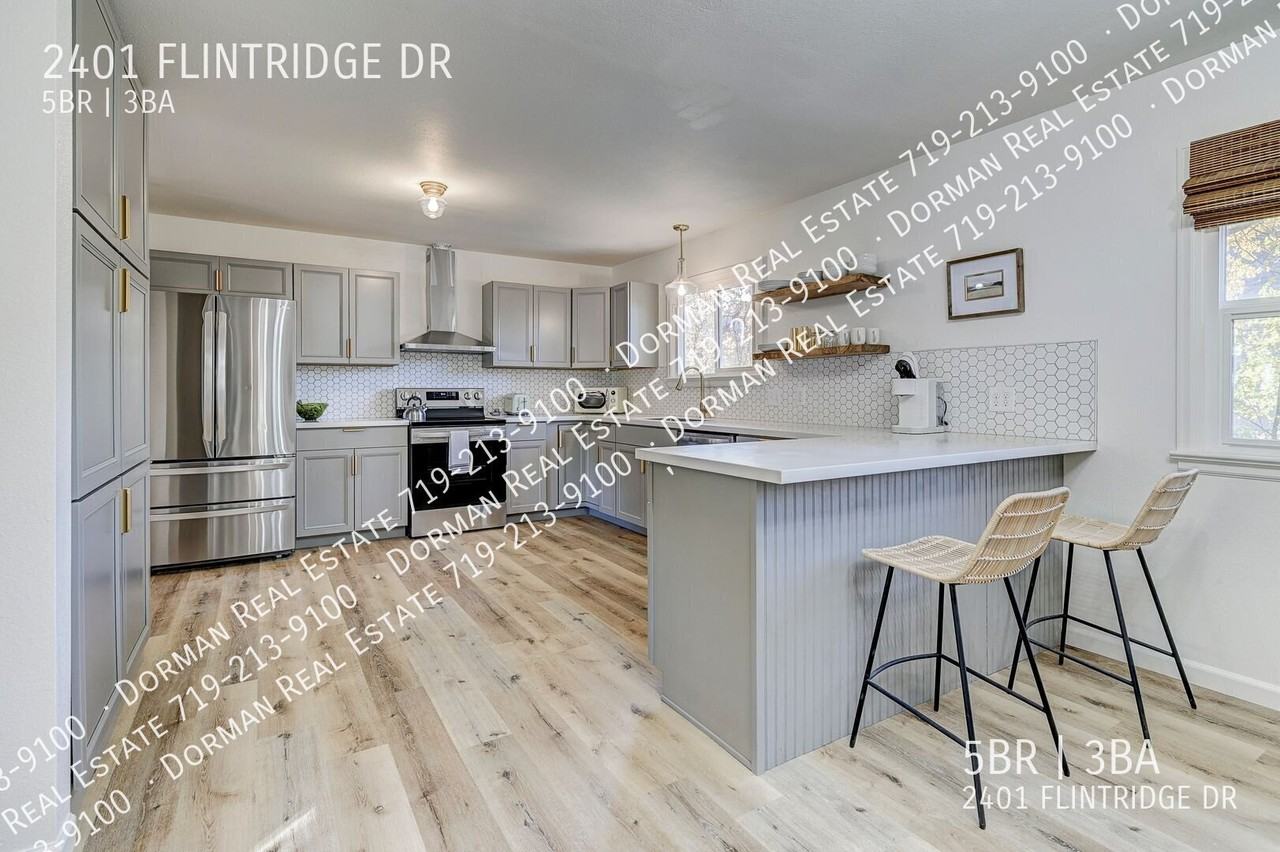 2401 Flintridge Dr - Photo 3 of 38