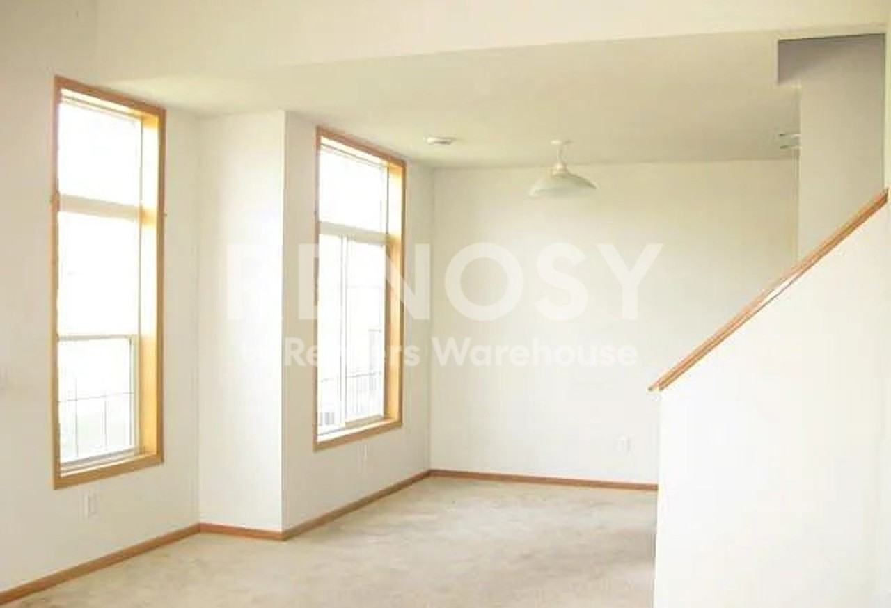 6337 208th Street Way N - Photo 4 of 9