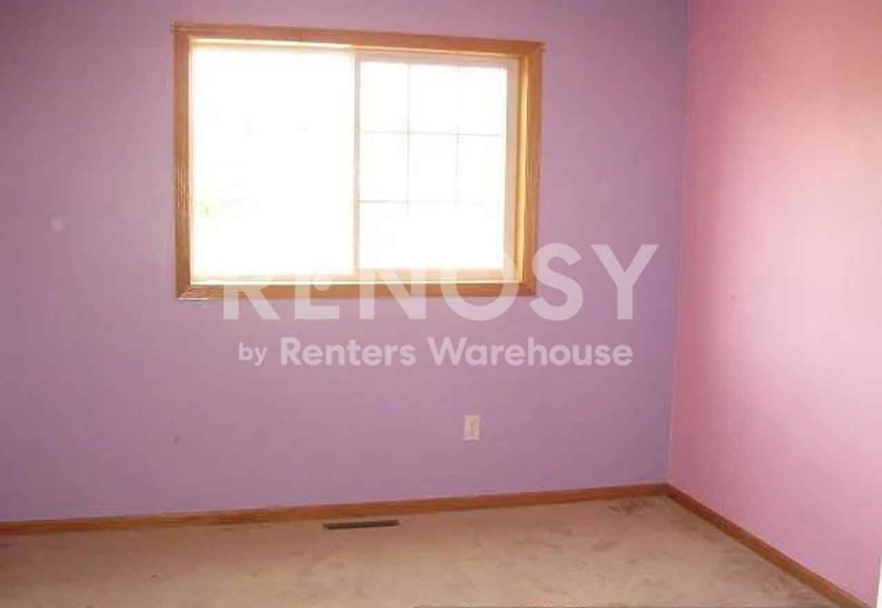 6337 208th Street Way N - Photo 6 of 9