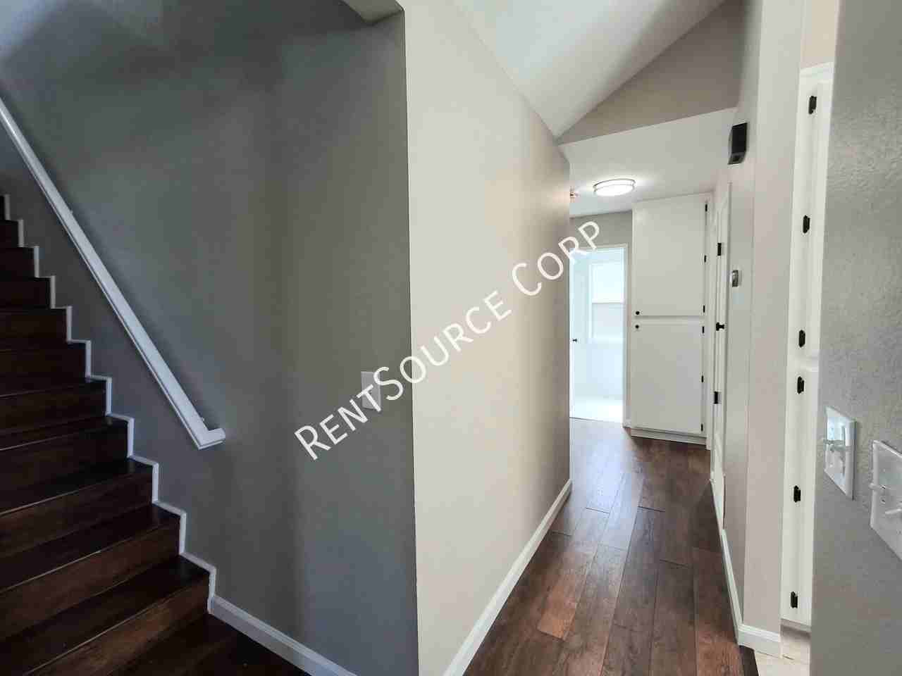 23910 Clayton Ct - Photo 6 of 28