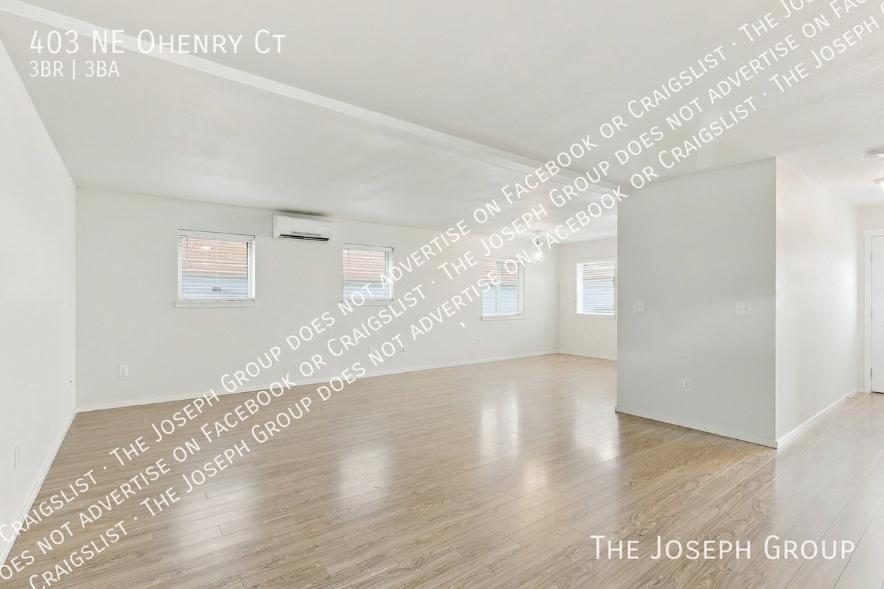 403 Ne Ohenry Ct - Photo 2 of 33