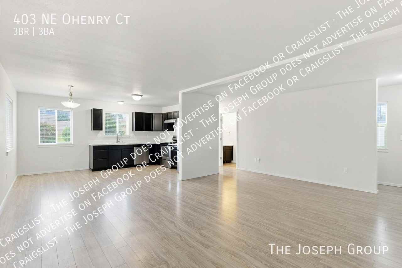 403 Ne Ohenry Ct - Photo 4 of 33