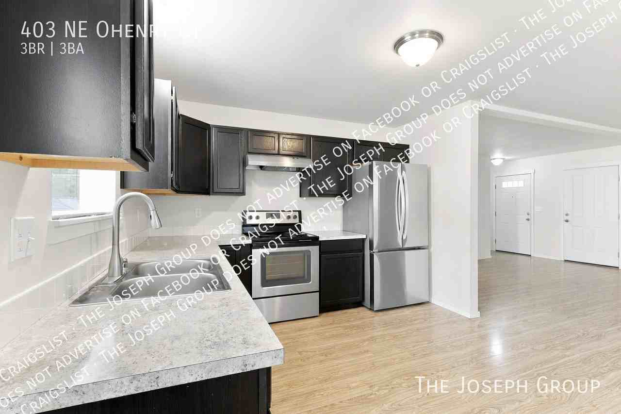 403 Ne Ohenry Ct - Photo 7 of 33