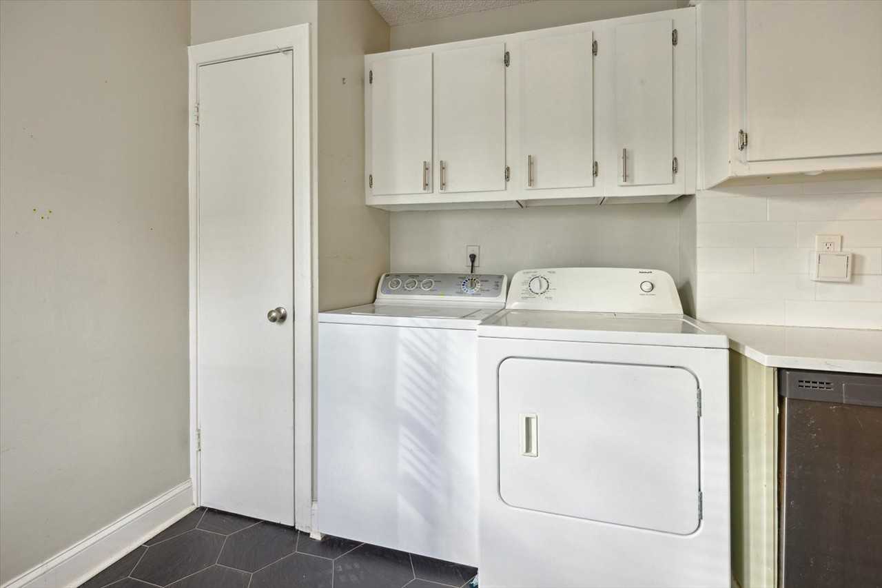 3553 Marion Ave #NA - Photo 3 of 17