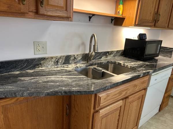 520 Linn St #1 - Photo 6 of 20