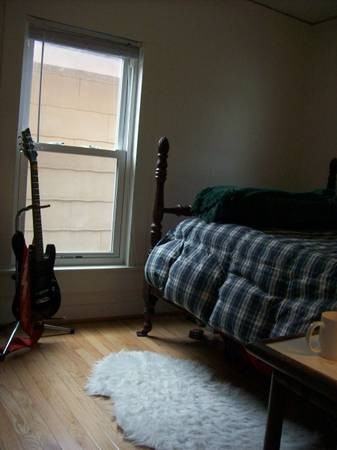 520 Linn St #1 - Photo 7 of 20